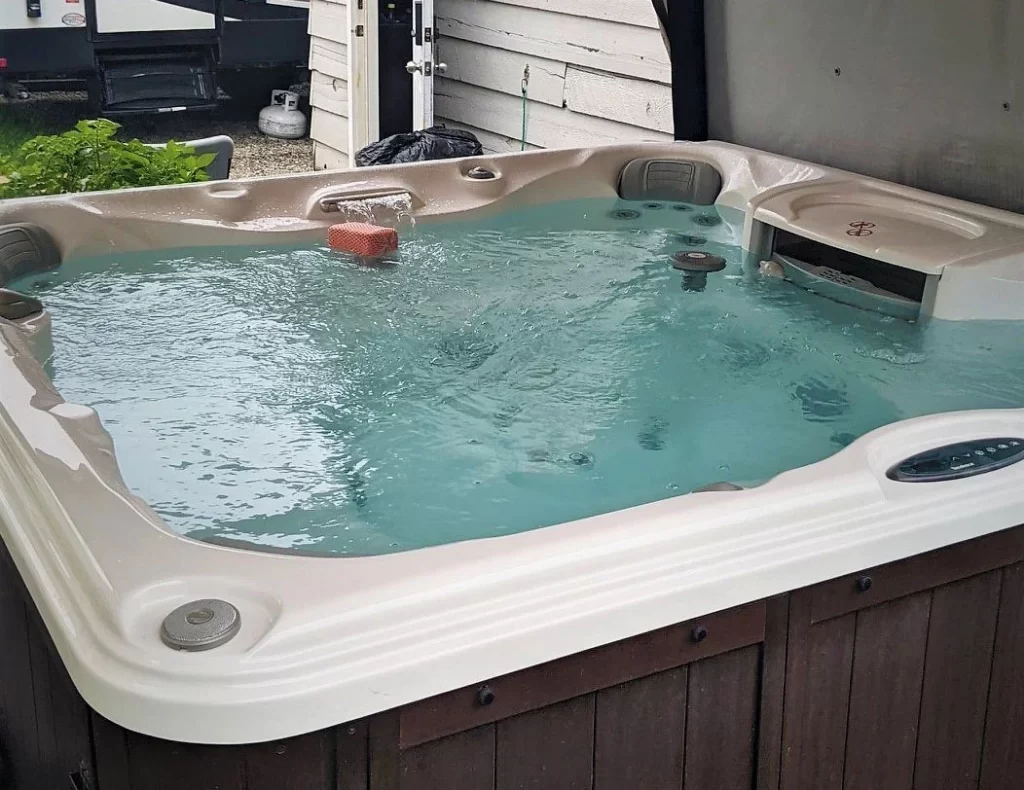 Here at Big Rock Water Hauling we can fill your hot tub, swim spa, and jacuzzi with fresh clean water.